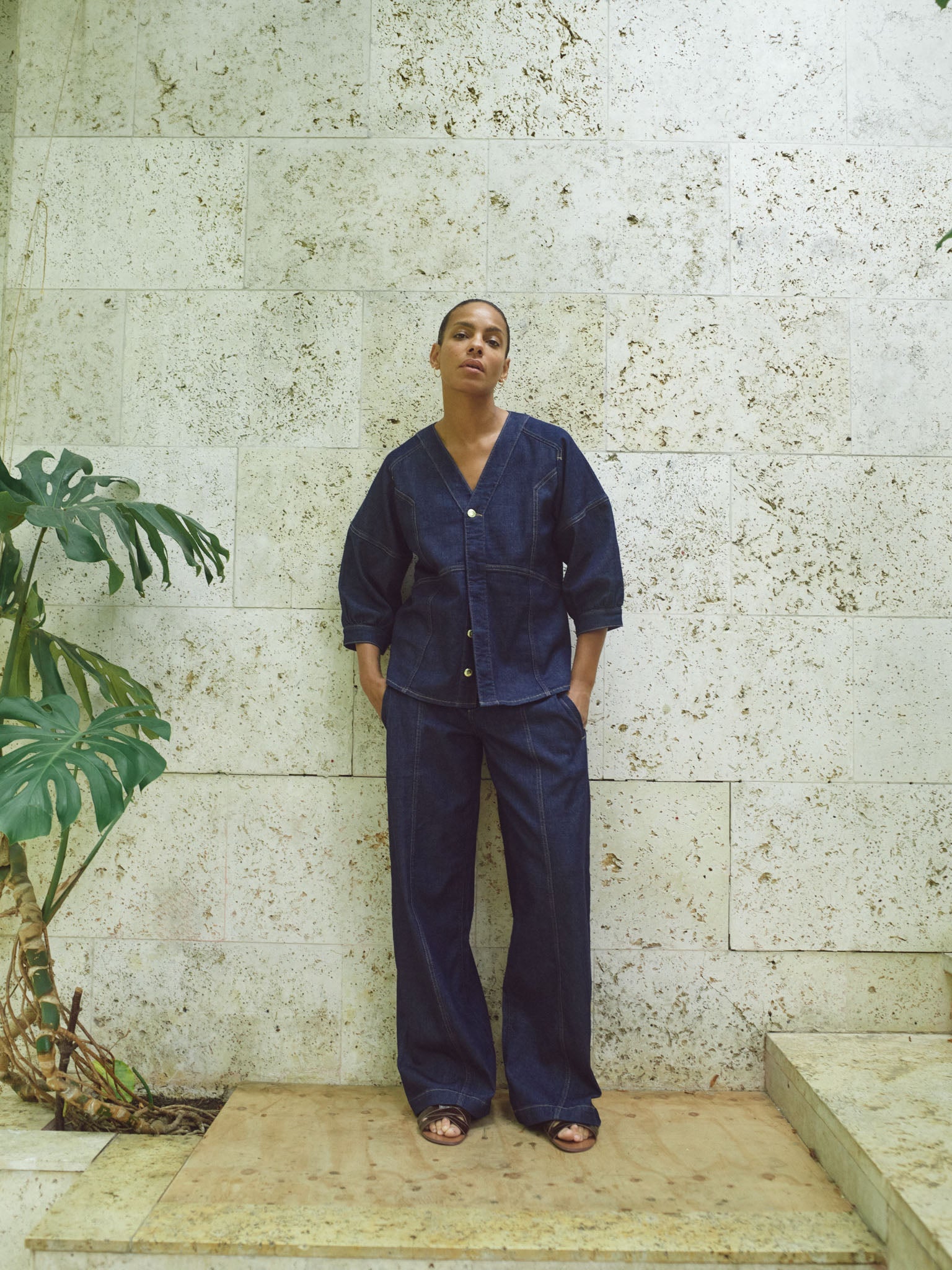 Modelshot / Dark Blue / Detail